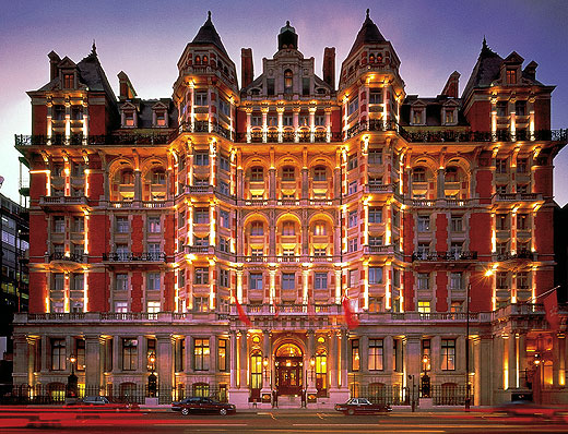 UK Luxury Retreats: Discovering the Finest Hotels Across the British Isles
